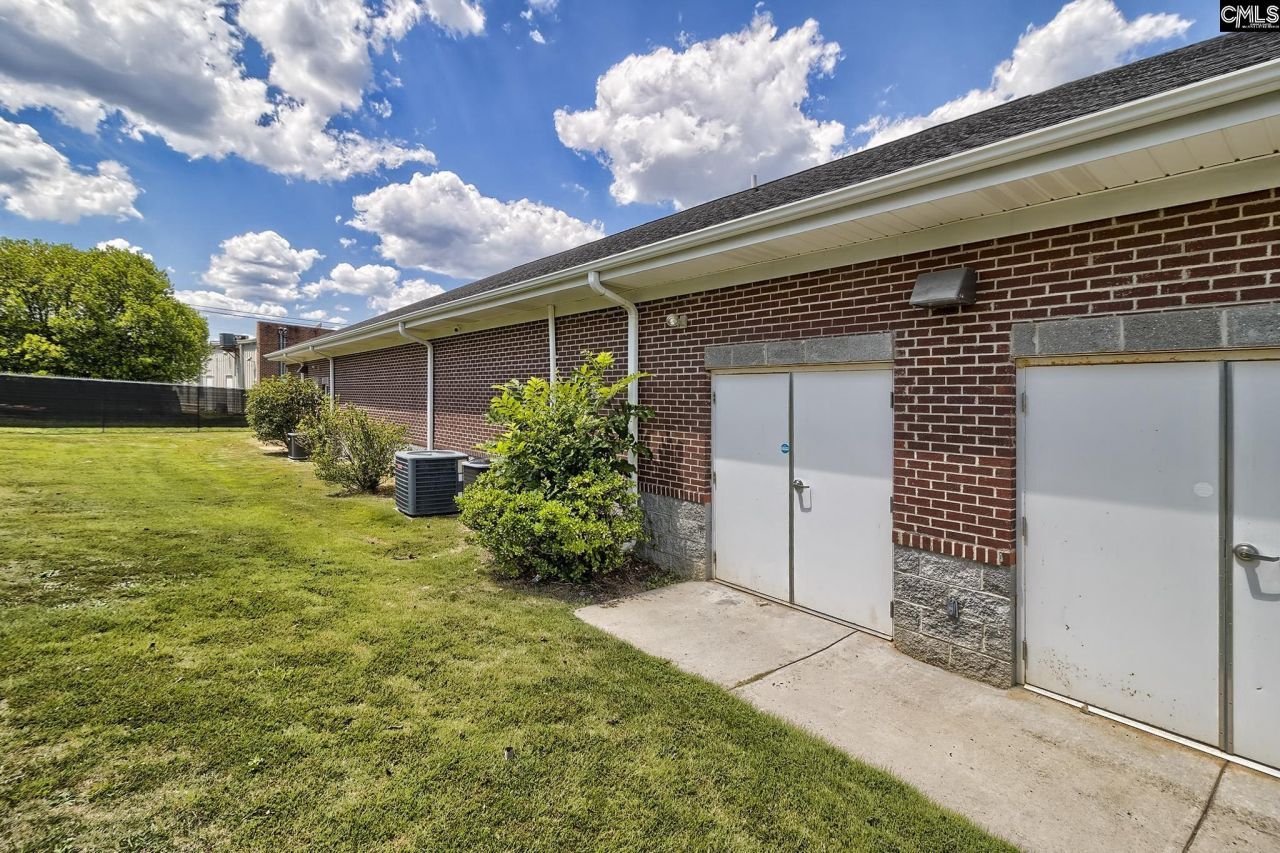 811 Sunset Boulevard Photo 6