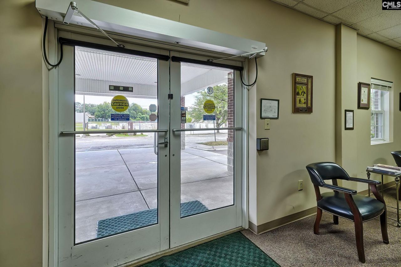 811 Sunset Boulevard Photo 7