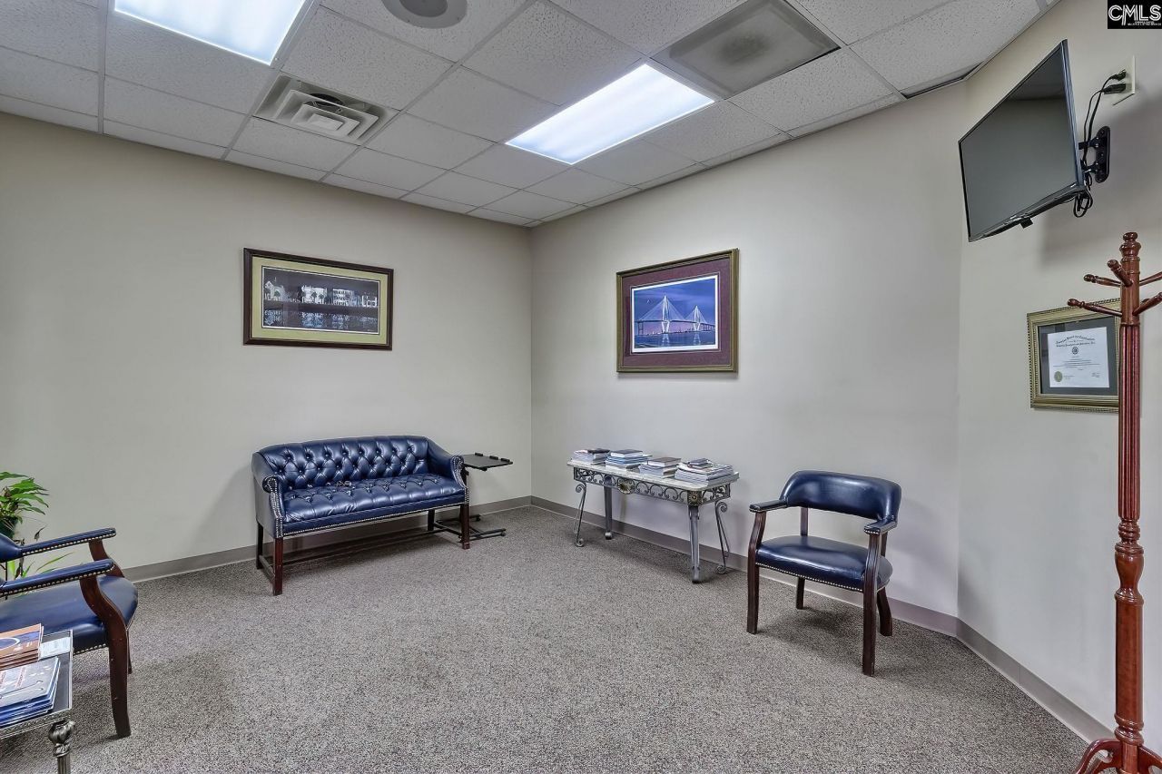 811 Sunset Boulevard Photo 8