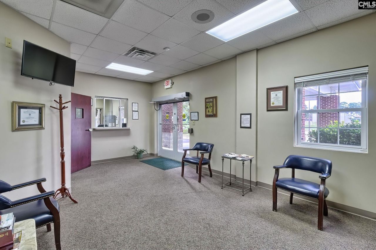 811 Sunset Boulevard Photo 9