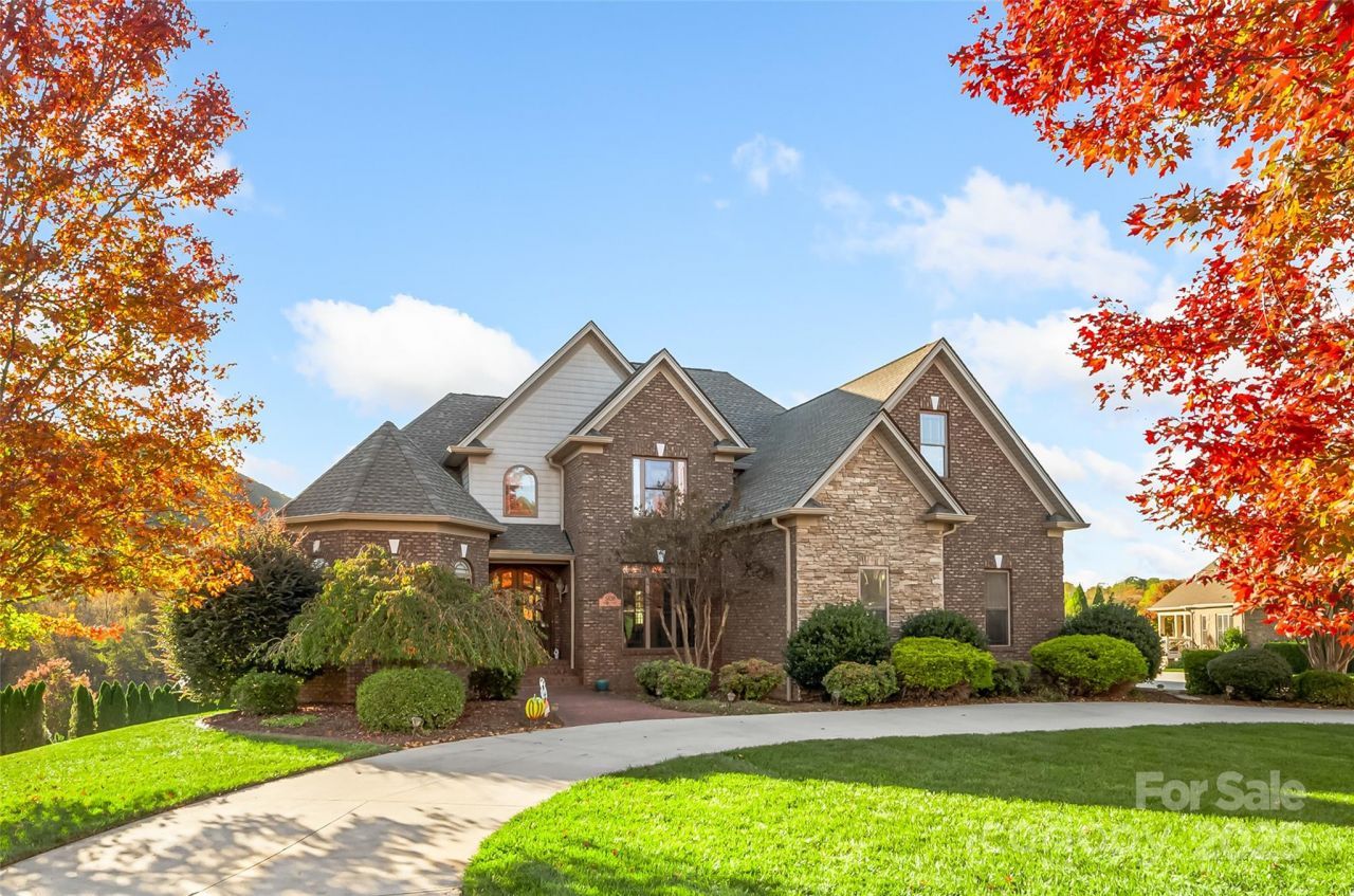 5836 Bakers Point, Hickory, NC 28602 Main Photo