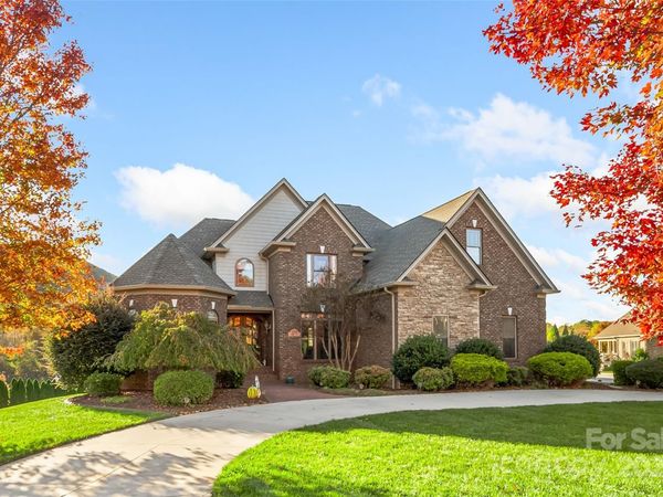 5836 Bakers Point, Hickory, NC 28602