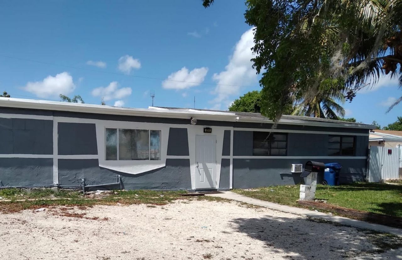 1011 NW 195th Street, Miami Gardens, FL 33169 Photo