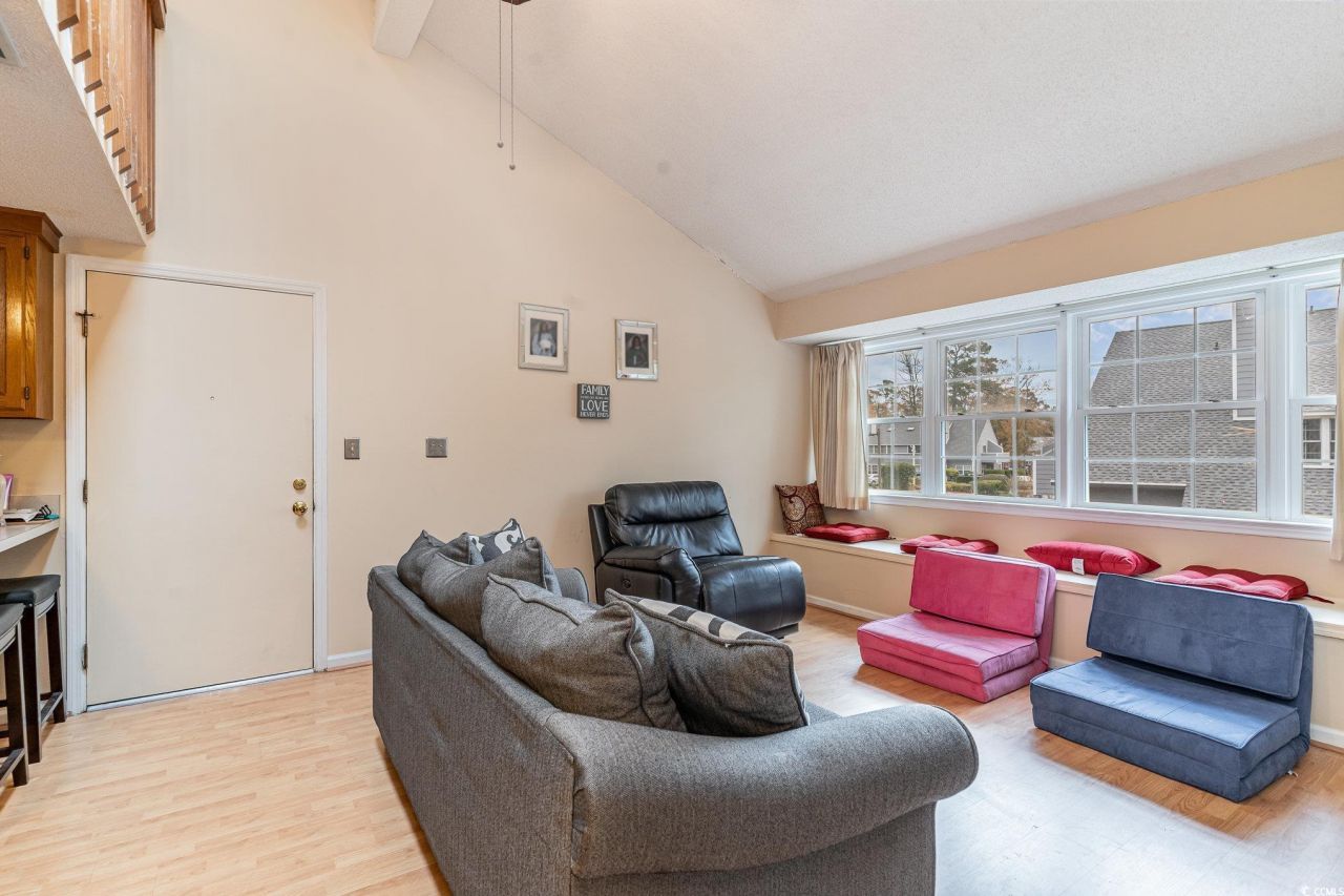 1206 Erin Way Photo 5