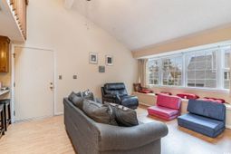 1206 Erin Way photo 4