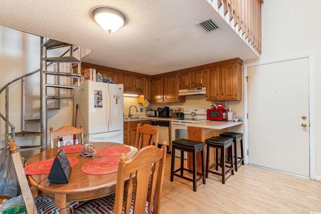 1206 Erin Way Photo 7