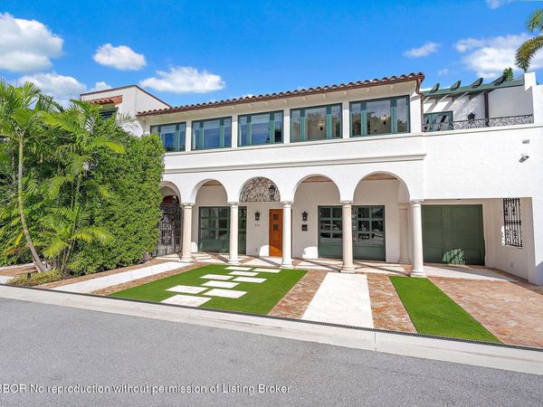 206 Phipps Plaza, Palm Beach, FL 33480