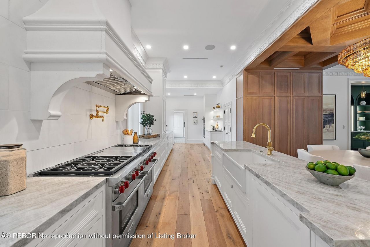 206 Phipps Plaza, Palm Beach, FL 33480 Photo