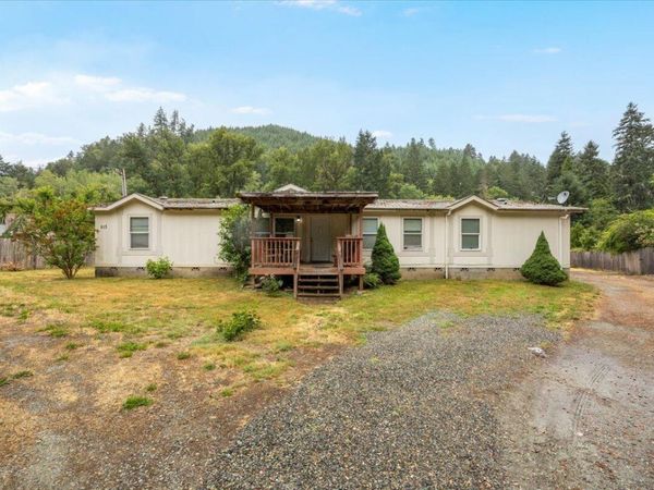 513 Barton Road, Glendale, OR 97442