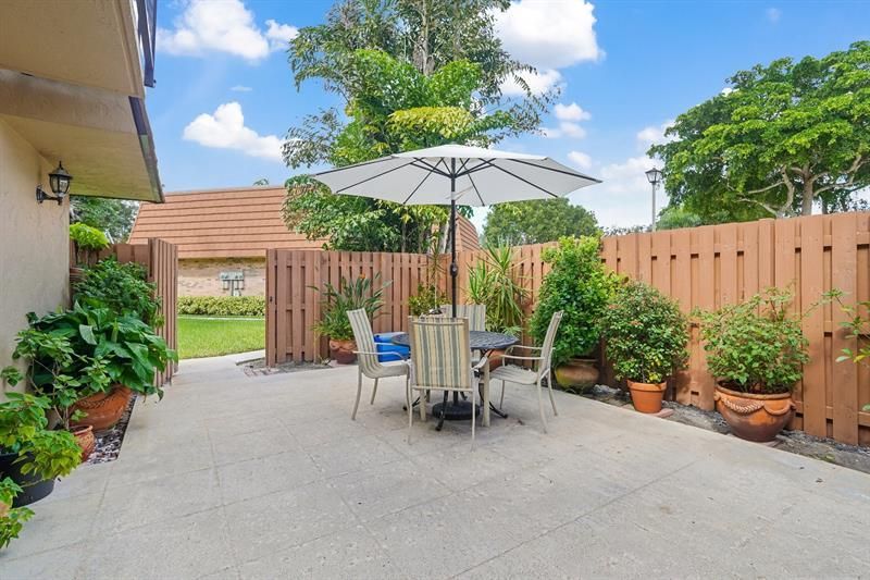 2512 Camelot Court, Cooper City, FL 33026 Photo