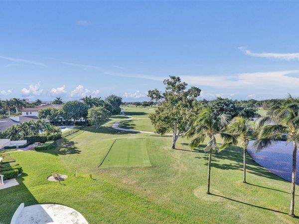 2500 NE 48 Lane, Unit 403, Fort Lauderdale, FL 33308