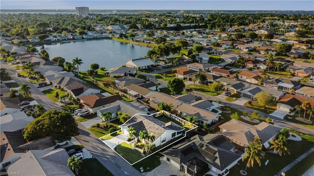 9802 Wildginger Dr, Fort Myers, FL 33919 Photo
