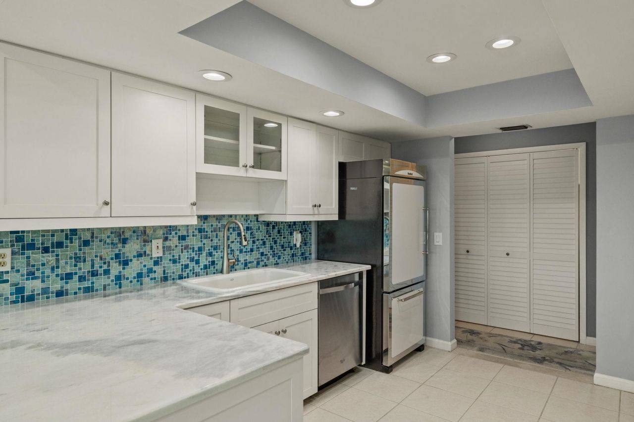 673 E Rocks Dr, Sanibel, FL 33957 Photo