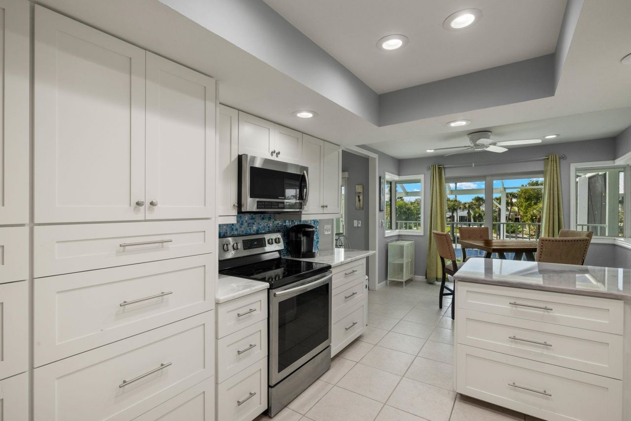 673 E Rocks Dr, Sanibel, FL 33957 Photo