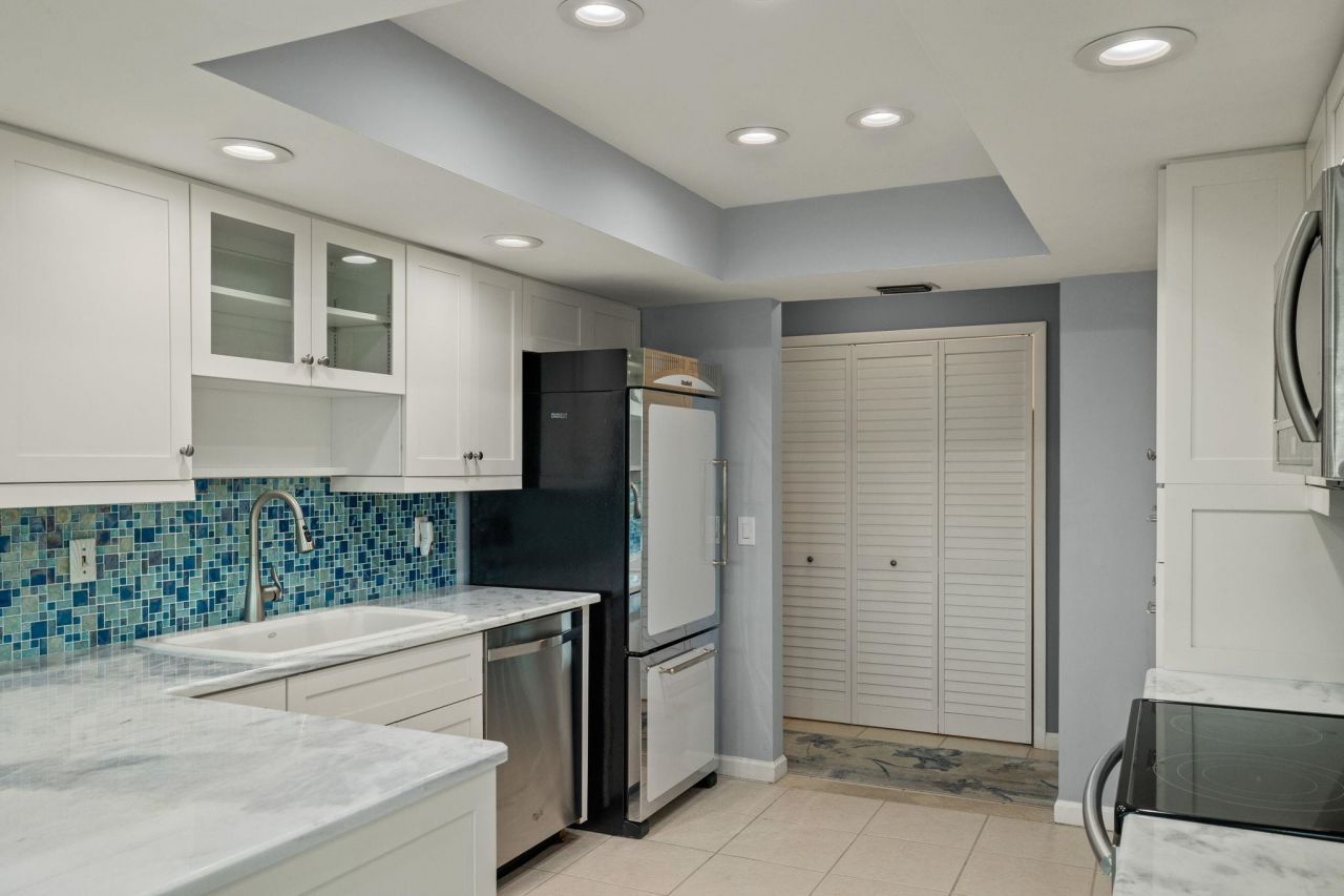 673 E Rocks Dr, Sanibel, FL 33957 Photo