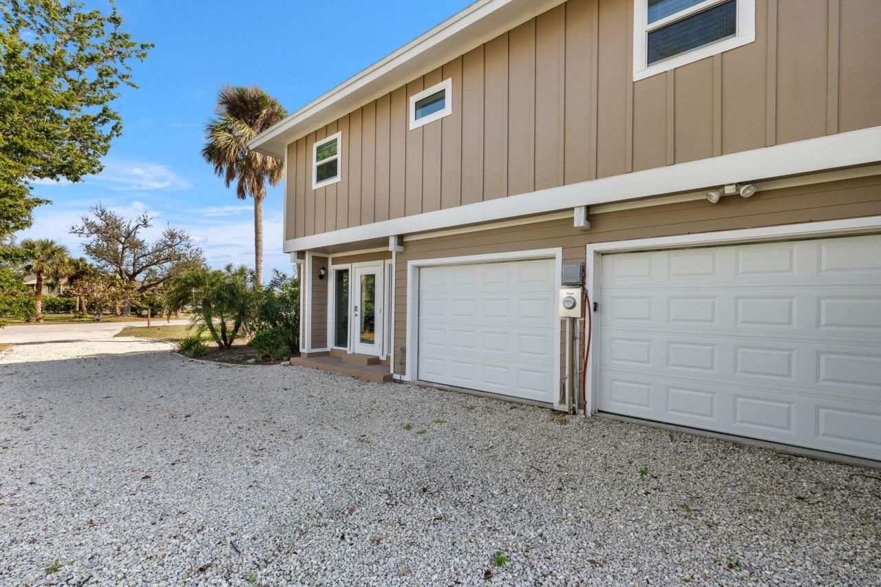 673 E Rocks Dr, Sanibel, FL 33957 Photo