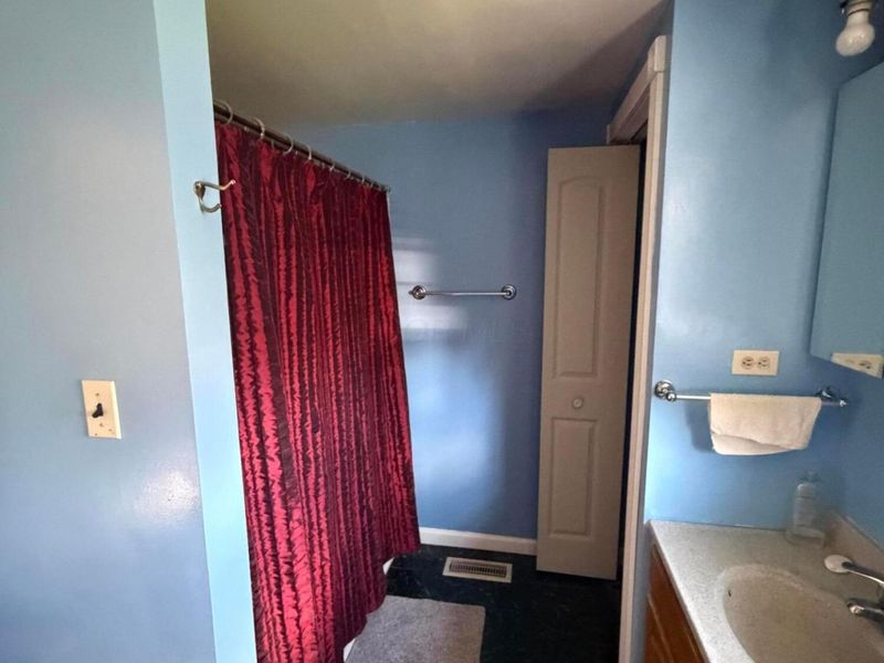 278 N Central Avenue, Utica, OH 43080 Photo 12