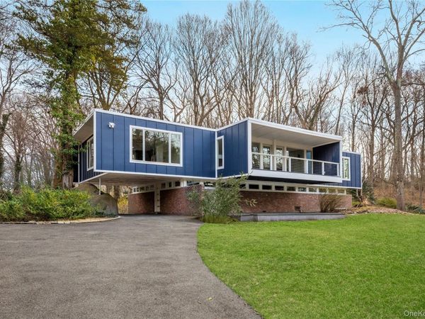 25 Wood Road, Sands Point, NY 11050