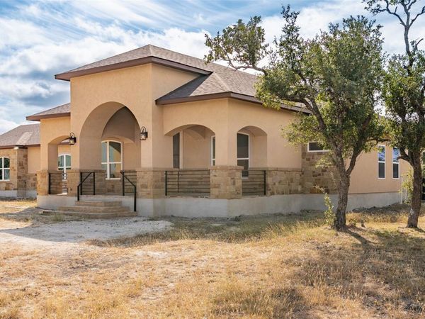 288 Nott Branch RD, Harper, TX 78631