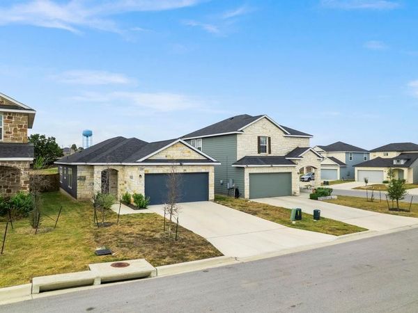 104 Katie Elder DR, Jarrell, TX 76537