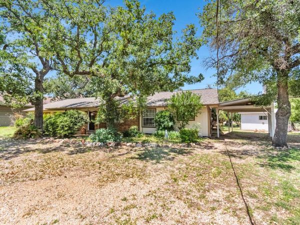 105 Agarita DR, Burnet, TX 78611