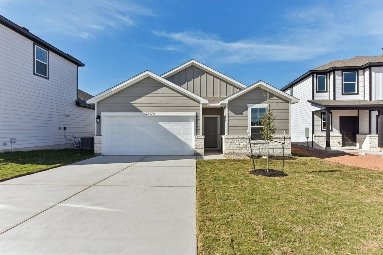 13200 Silver Blazer Dr, Buda, TX 78610 Main Photo