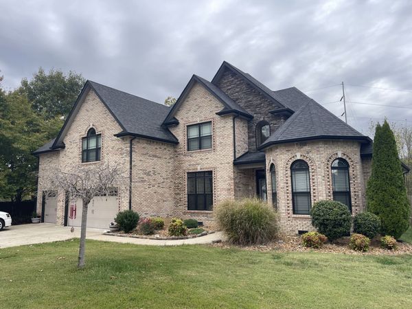 951 Terrace Creek Ln, Clarksville, TN 37040