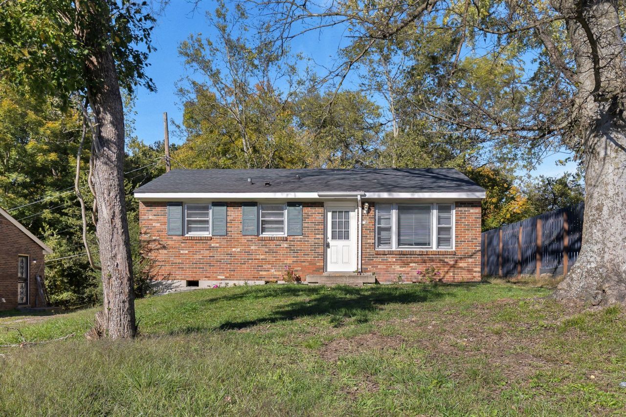 1221 Poplar St, Clarksville, TN 37040 Main Photo