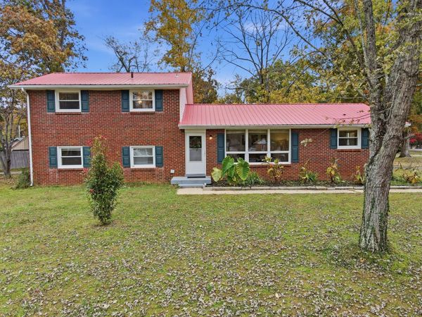 110 Southwood Ln, Tullahoma, TN 37388