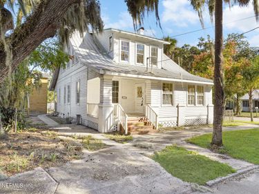 221 S 5TH Street, Palatka, FL 32177