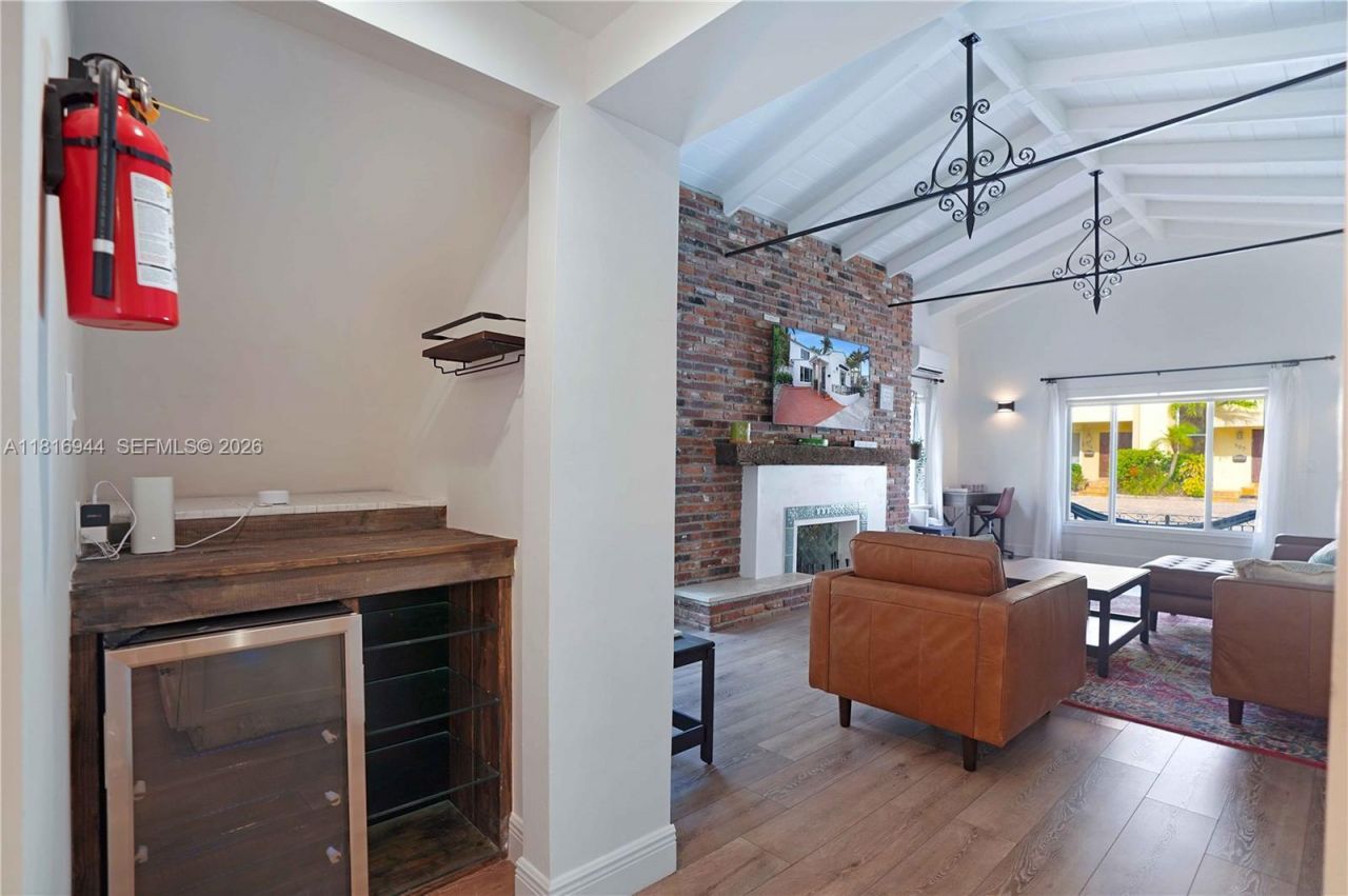 314 Oregon St, Hollywood, FL 33019 Photo