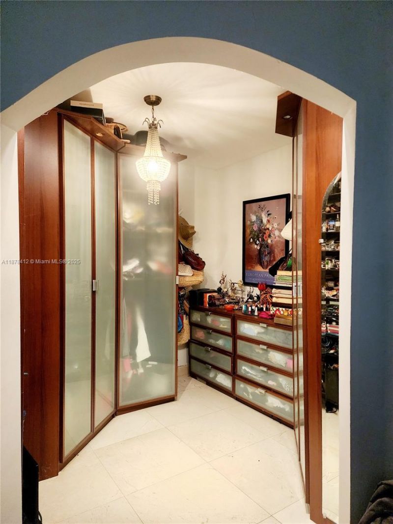 1710 Cleveland Rd, Miami Beach, FL 33141 Photo