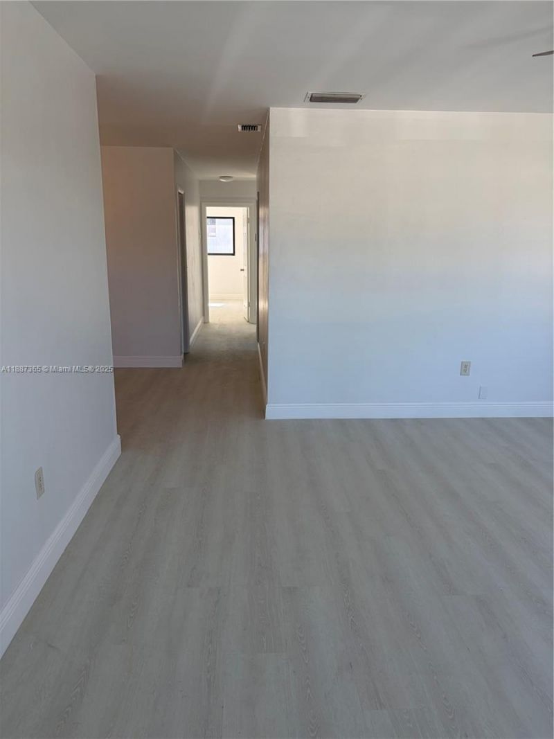 220 SW 7th St, Unit 8, Boca Raton, FL 33432 Photo