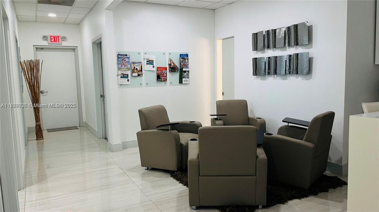 17100 Royal Palm Blvd, Unit 1, Weston, FL 33326 Photo