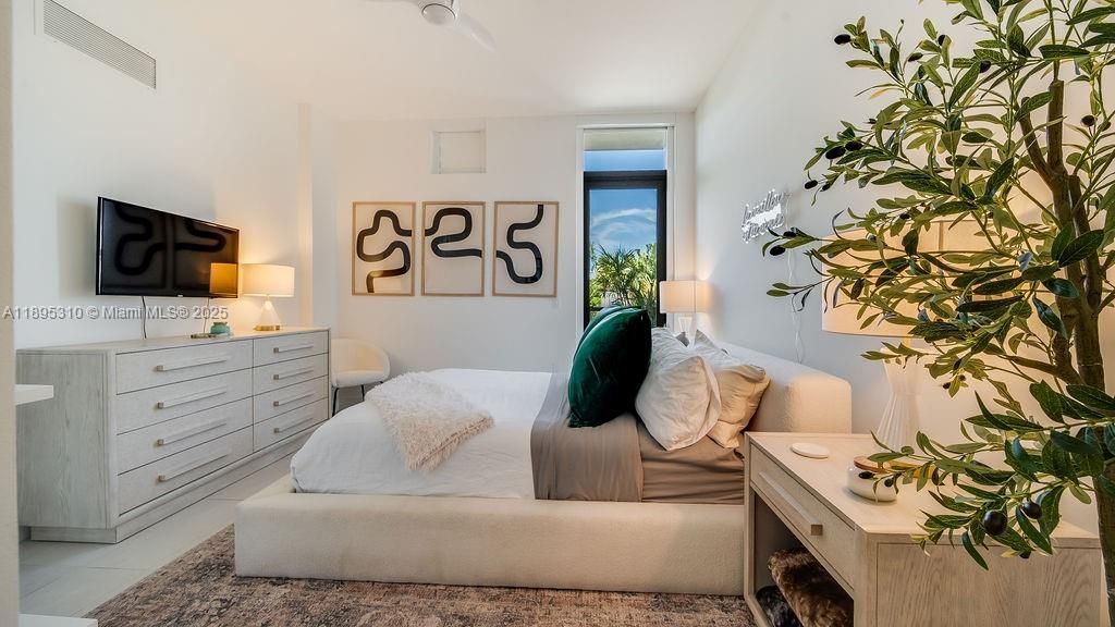 1030 15th St, Unit 201, Miami Beach, FL 33139 Photo