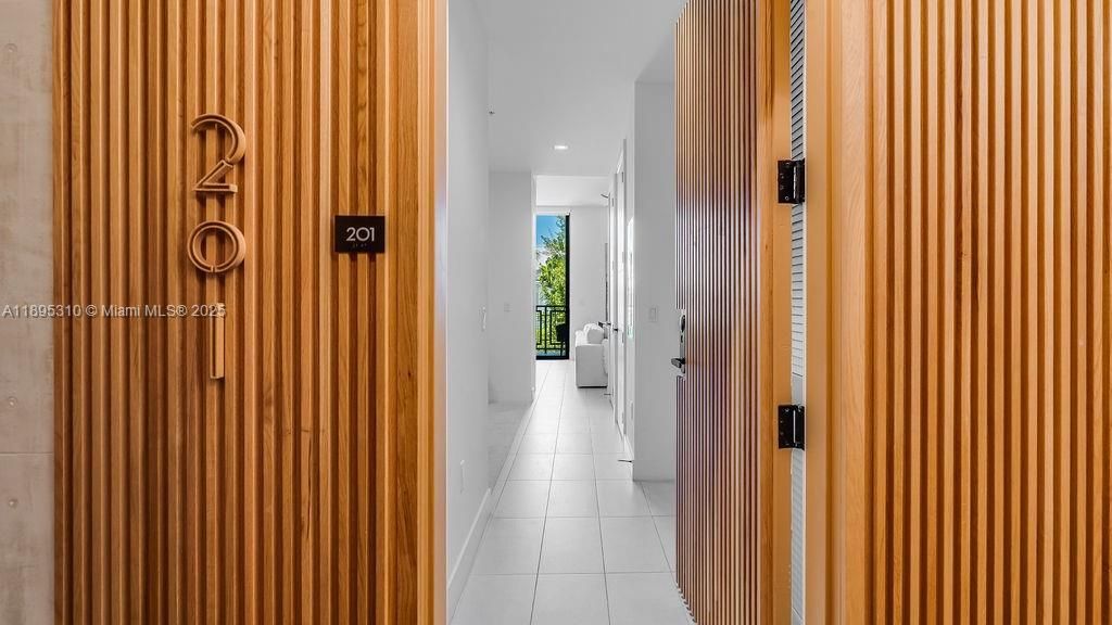 1030 15th St, Unit 201, Miami Beach, FL 33139 Photo