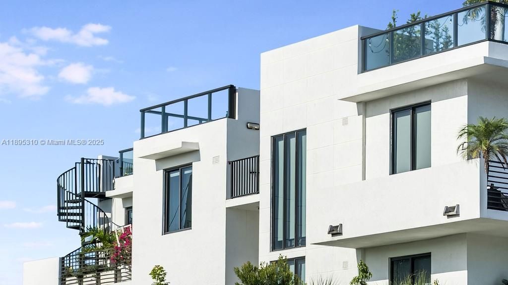 1030 15th St, Unit 201, Miami Beach, FL 33139 Photo