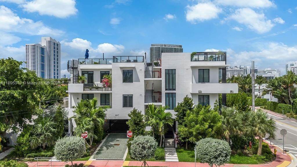 1030 15th St, Unit 201, Miami Beach, FL 33139 Photo