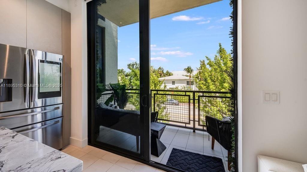 1030 15th St, Unit 201, Miami Beach, FL 33139 Photo