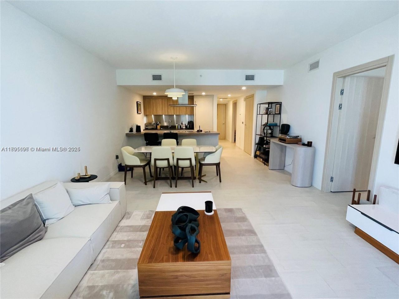 1000 Brickell Plaza, Unit 3905, Miami, FL 33131 Photo