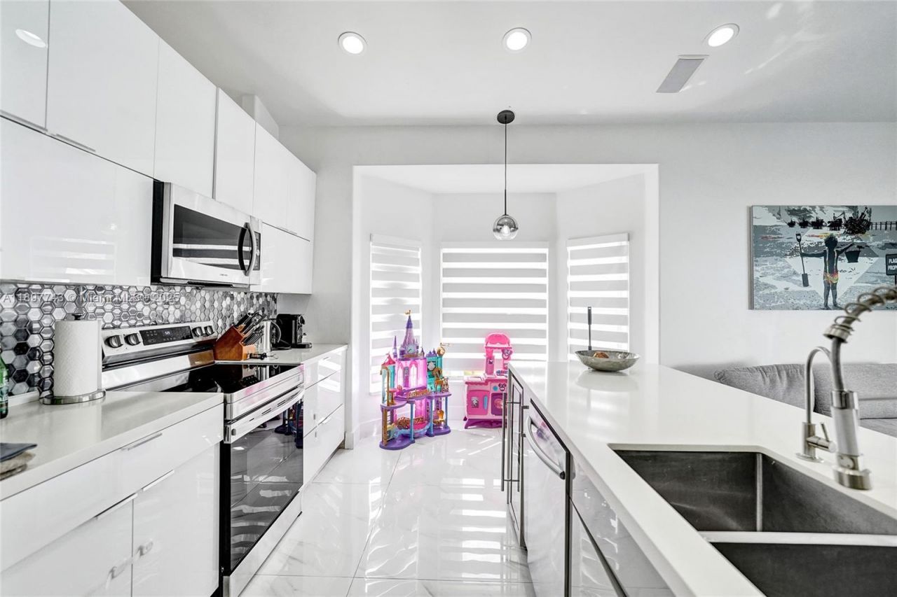 4955 SW 33rd Ave, Hollywood, FL 33312 Photo