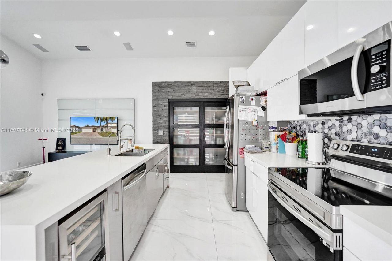 4955 SW 33rd Ave, Hollywood, FL 33312 Photo