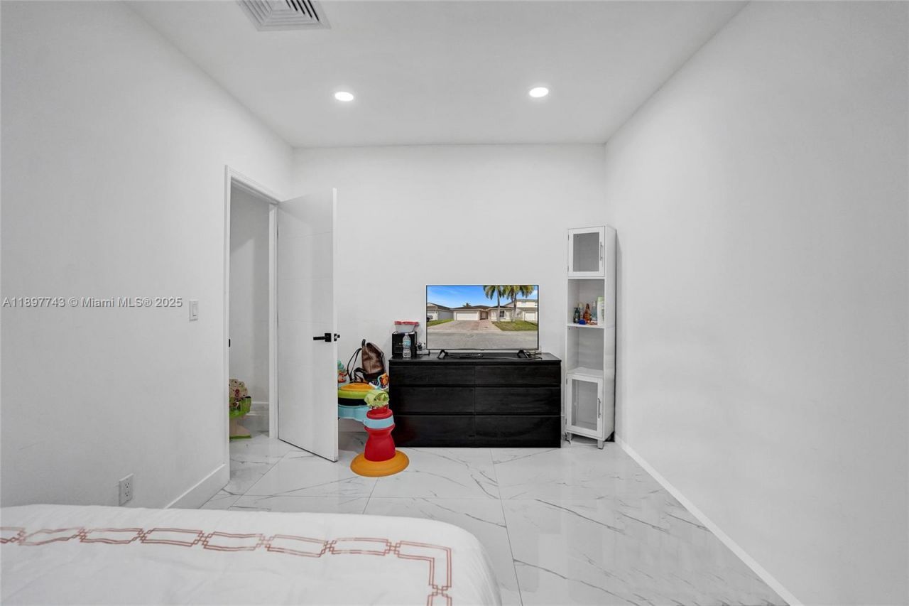 4955 SW 33rd Ave, Hollywood, FL 33312 Photo