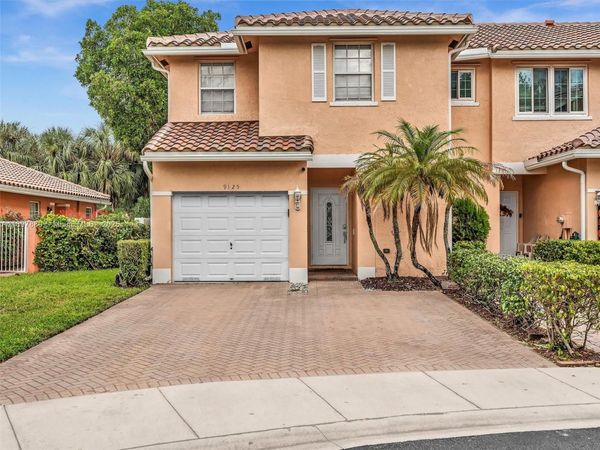 9125 NW 40th St, Sunrise, FL 33351