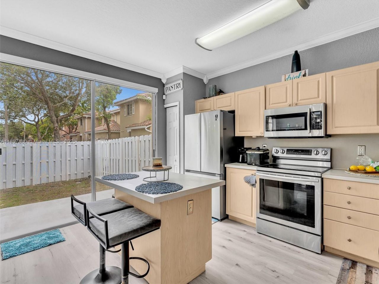 9125 NW 40th St, Sunrise, FL 33351 Photo