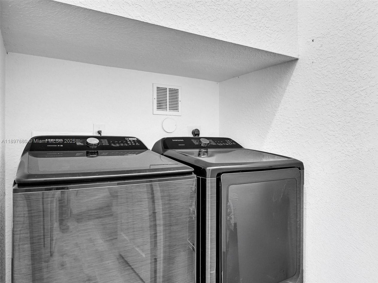 9125 NW 40th St, Sunrise, FL 33351 Photo