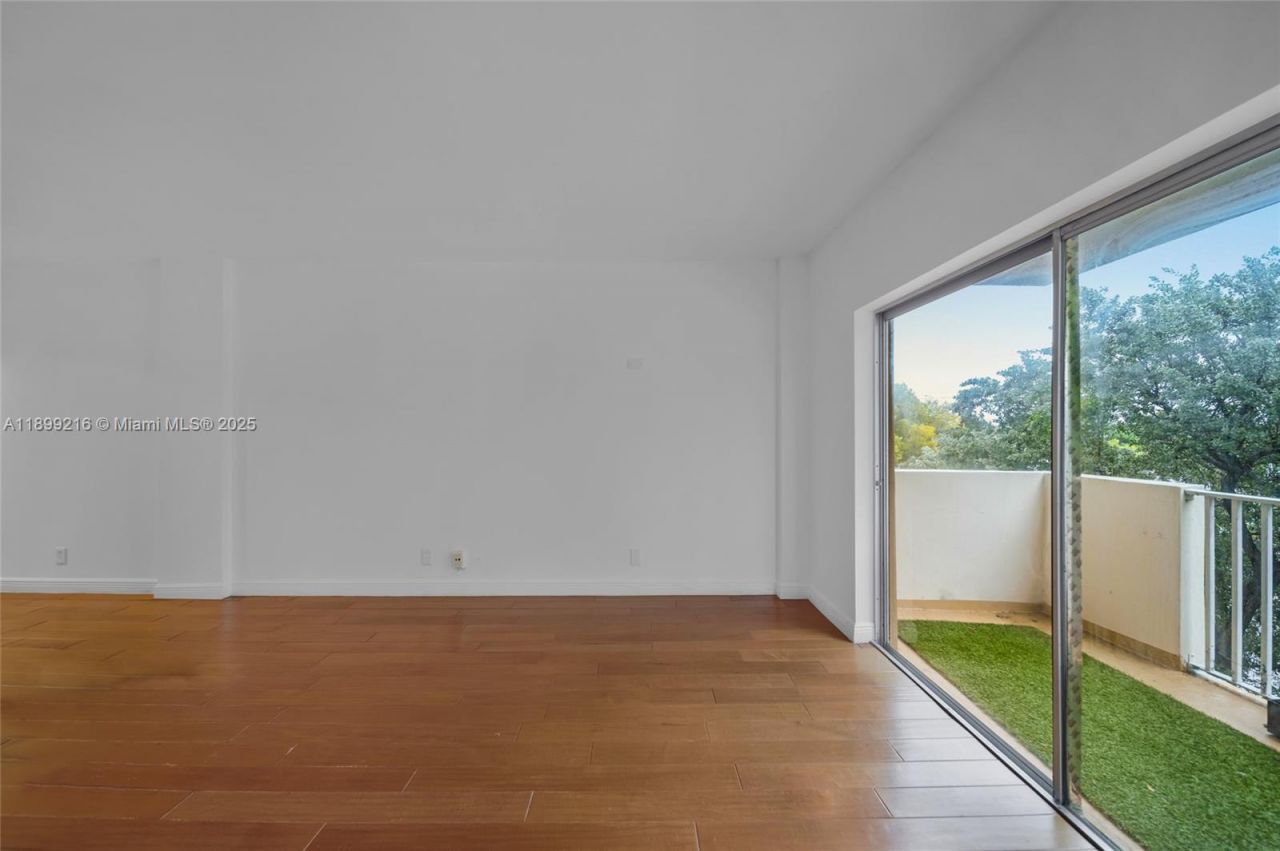 1455 N Treasure Dr, Unit 3K, North Bay Village, FL 33141 Photo