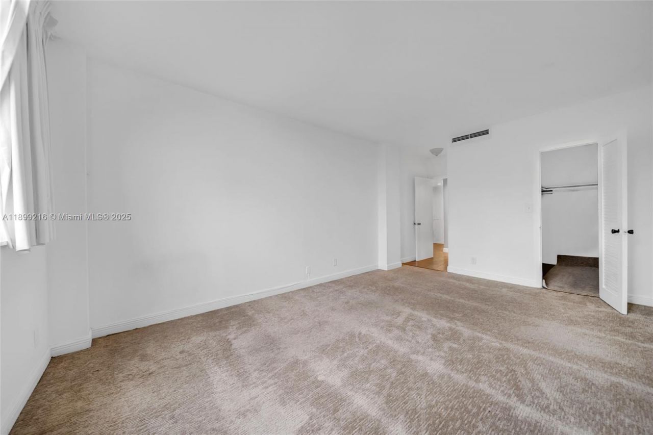 1455 N Treasure Dr, Unit 3K, North Bay Village, FL 33141 Photo