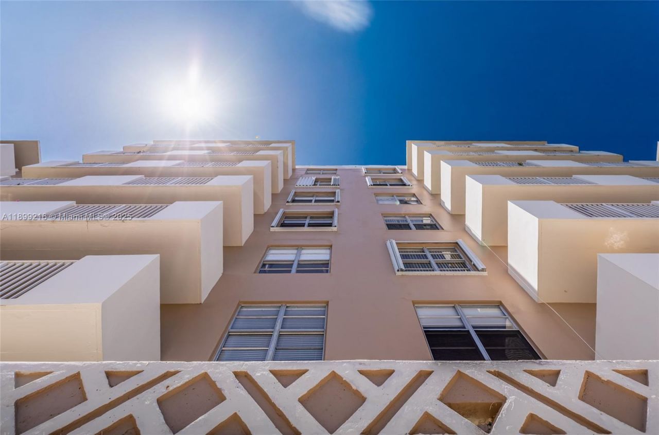 1455 N Treasure Dr, Unit 3K, North Bay Village, FL 33141 Photo