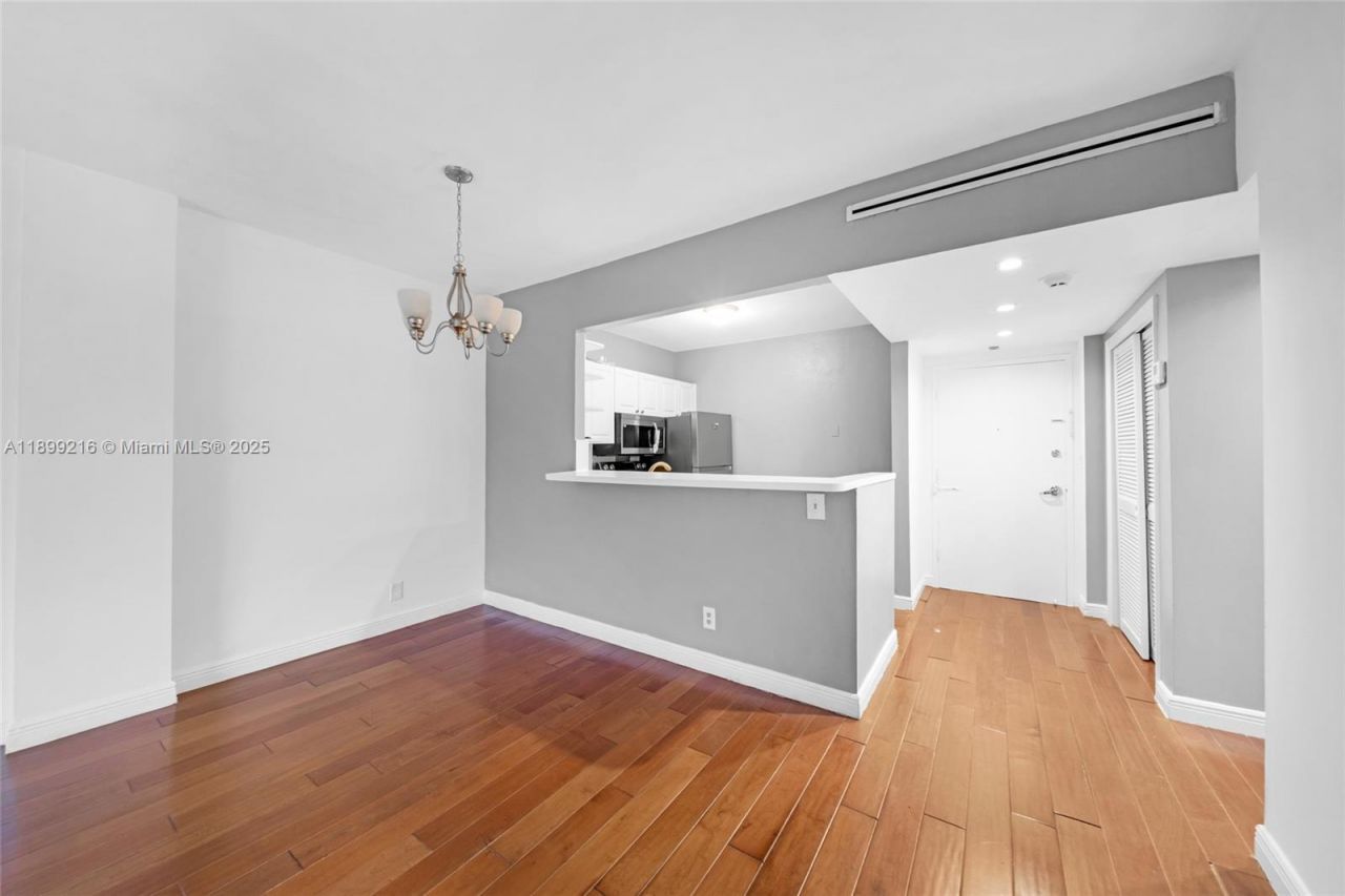 1455 N Treasure Dr, Unit 3K, North Bay Village, FL 33141 Photo